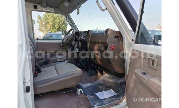 Ra Imported Toyota Land Cruiser funfun Ọkọ̀ in Import - Dubai ni Ashanti Ra Imported Toyota Land Cruiser funfun Ọkọ̀ in Import - Dubai ni Ashanti