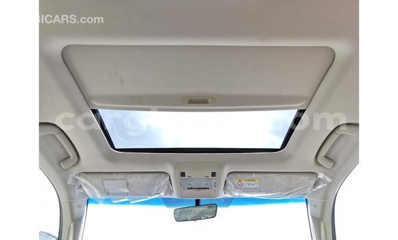 Sayi Imported Toyota Land Cruiser White Mota in Import - Dubai a Ashanti Sayi Imported Toyota Land Cruiser White Mota in Import - Dubai a Ashanti