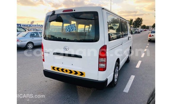 Ra Imported Toyota Hiace funfun Ọkọ̀ in Import - Dubai ni Ashanti Ra Imported Toyota Hiace funfun Ọkọ̀ in Import - Dubai ni Ashanti