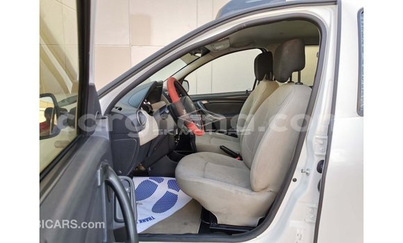 Buy Import Renault Duster White Car in Import - Dubai in Ashanti Buy Import Renault Duster White Car in Import - Dubai in Ashanti