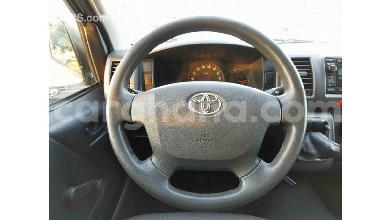 Big with watermark toyota hiace ashanti import dubai 35932