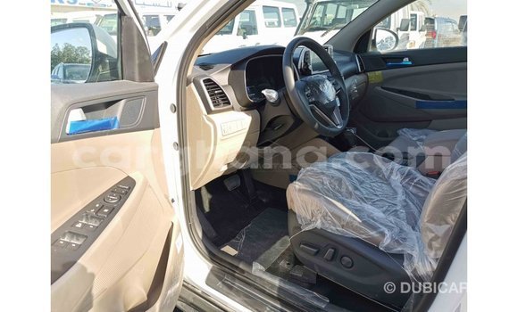 Sayi Imported Hyundai Tucson White Mota in Import - Dubai a Ashanti Sayi Imported Hyundai Tucson White Mota in Import - Dubai a Ashanti