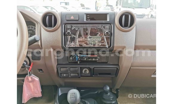 Sayi Imported Toyota Land Cruiser White Mota in Import - Dubai a Ashanti Sayi Imported Toyota Land Cruiser White Mota in Import - Dubai a Ashanti