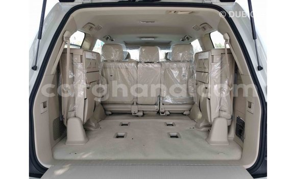 Sayi Imported Toyota Land Cruiser White Mota in Import - Dubai a Ashanti Sayi Imported Toyota Land Cruiser White Mota in Import - Dubai a Ashanti