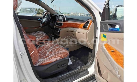 Sayi Imported Hyundai Tucson White Mota in Import - Dubai a Ashanti Sayi Imported Hyundai Tucson White Mota in Import - Dubai a Ashanti