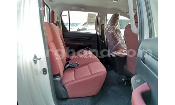Ra Imported Toyota Hilux funfun Ọkọ̀ in Import - Dubai ni Ashanti Ra Imported Toyota Hilux funfun Ọkọ̀ in Import - Dubai ni Ashanti