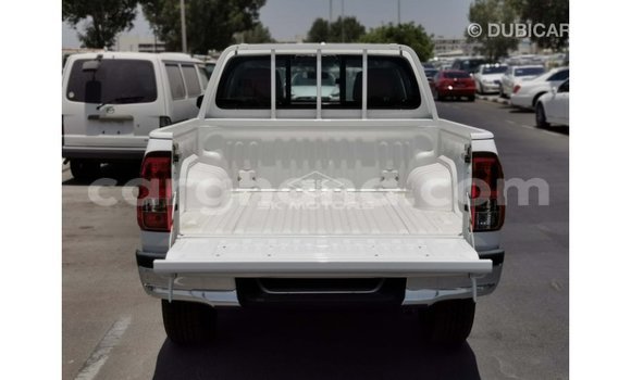 Ra Imported Toyota Hilux funfun Ọkọ̀ in Import - Dubai ni Ashanti Ra Imported Toyota Hilux funfun Ọkọ̀ in Import - Dubai ni Ashanti