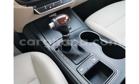 Ra Imported Kia Sorento funfun Ọkọ̀ in Import - Dubai ni Ashanti Ra Imported Kia Sorento funfun Ọkọ̀ in Import - Dubai ni Ashanti