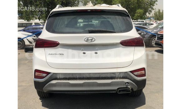 Sayi Imported Hyundai Santa Fe White Mota in Import - Dubai a Ashanti Sayi Imported Hyundai Santa Fe White Mota in Import - Dubai a Ashanti