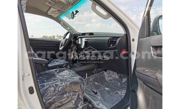 Sayi Imported Toyota Hilux White Mota in Import - Dubai a Ashanti Sayi Imported Toyota Hilux White Mota in Import - Dubai a Ashanti