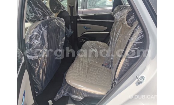 Sayi Imported Hyundai Tucson White Mota in Import - Dubai a Ashanti Sayi Imported Hyundai Tucson White Mota in Import - Dubai a Ashanti