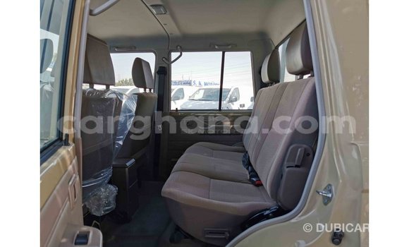 Buy Import Toyota Land Cruiser Beige Car in Import - Dubai in Ashanti Buy Import Toyota Land Cruiser Beige Car in Import - Dubai in Ashanti