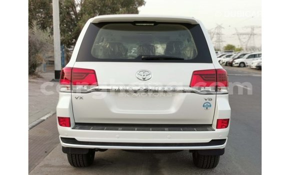 Sayi Imported Toyota Land Cruiser White Mota in Import - Dubai a Ashanti Sayi Imported Toyota Land Cruiser White Mota in Import - Dubai a Ashanti