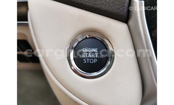 Sayi Imported Toyota Land Cruiser White Mota in Import - Dubai a Ashanti Sayi Imported Toyota Land Cruiser White Mota in Import - Dubai a Ashanti