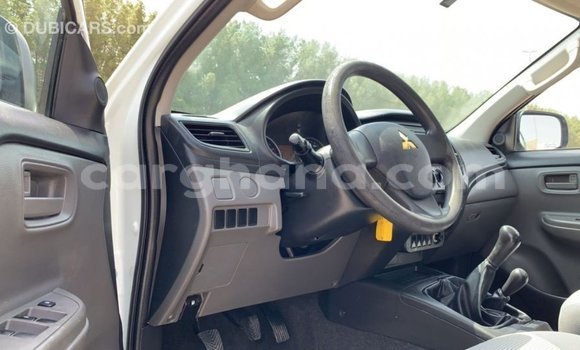 Ra Imported Mitsubishi L200 funfun Ọkọ̀ in Import - Dubai ni Ashanti Ra Imported Mitsubishi L200 funfun Ọkọ̀ in Import - Dubai ni Ashanti
