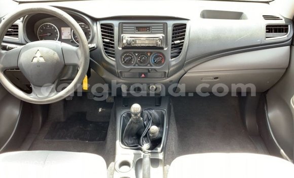 Ra Imported Mitsubishi L200 funfun Ọkọ̀ in Import - Dubai ni Ashanti Ra Imported Mitsubishi L200 funfun Ọkọ̀ in Import - Dubai ni Ashanti
