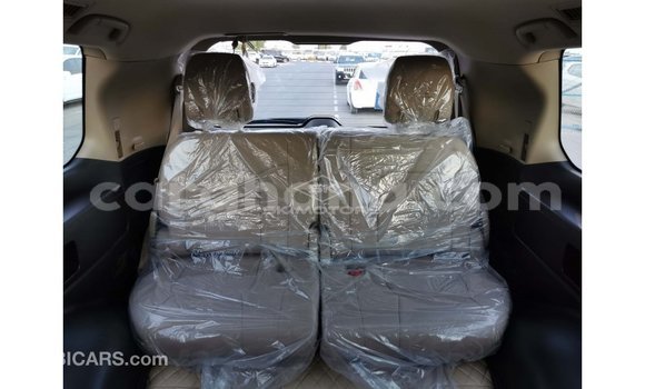 Sayi Imported Toyota Land Cruiser White Mota in Import - Dubai a Ashanti Sayi Imported Toyota Land Cruiser White Mota in Import - Dubai a Ashanti