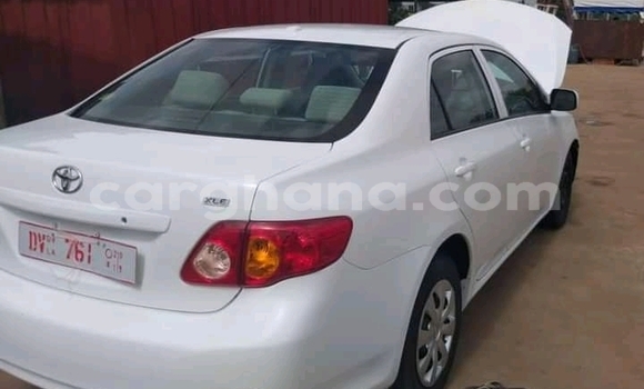 Sayi Na hannu Toyota Corolla White Mota in Accra a Greater Accra Sayi Na hannu Toyota Corolla White Mota in Accra a Greater Accra