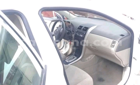 Sayi Na hannu Toyota Corolla White Mota in Accra a Greater Accra Sayi Na hannu Toyota Corolla White Mota in Accra a Greater Accra