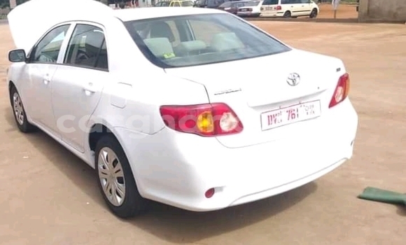 Sayi Na hannu Toyota Corolla White Mota in Accra a Greater Accra Sayi Na hannu Toyota Corolla White Mota in Accra a Greater Accra