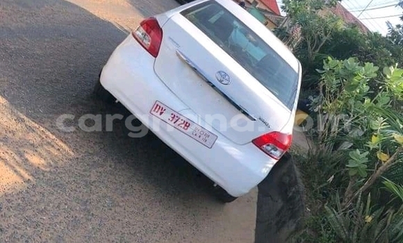 Ra Àlòkù Toyota Yaris funfun Ọkọ̀ in Accra ni Greater Accra Ra Àlòkù Toyota Yaris funfun Ọkọ̀ in Accra ni Greater Accra