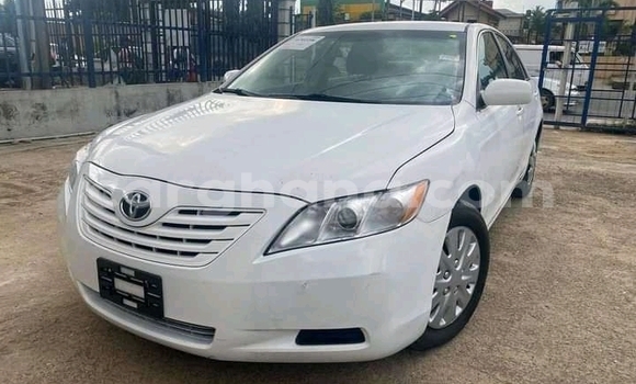 Buy Used Toyota Camry White Car in Accra in Greater Accra