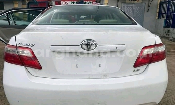 Buy Used Toyota Camry White Car in Accra in Greater Accra Buy Used Toyota Camry White Car in Accra in Greater Accra
