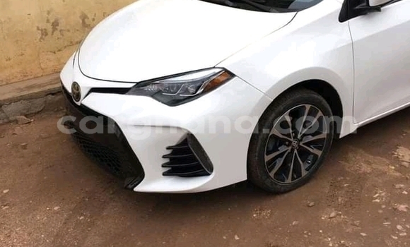 Ra Àlòkù Toyota Corolla funfun Ọkọ̀ in Accra ni Greater Accra Ra Àlòkù Toyota Corolla funfun Ọkọ̀ in Accra ni Greater Accra
