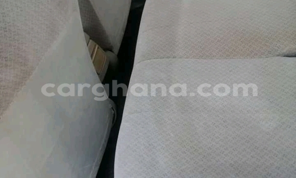 Ra Àlòkù Toyota Corolla funfun Ọkọ̀ in Accra ni Greater Accra Ra Àlòkù Toyota Corolla funfun Ọkọ̀ in Accra ni Greater Accra