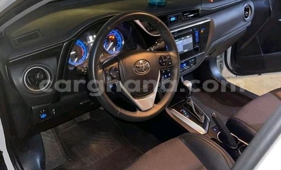 Ra Àlòkù Toyota Corolla funfun Ọkọ̀ in Accra ni Greater Accra Ra Àlòkù Toyota Corolla funfun Ọkọ̀ in Accra ni Greater Accra