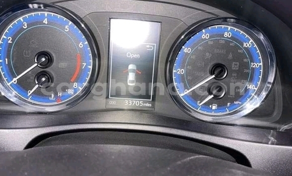 Ra Àlòkù Toyota Corolla funfun Ọkọ̀ in Accra ni Greater Accra Ra Àlòkù Toyota Corolla funfun Ọkọ̀ in Accra ni Greater Accra