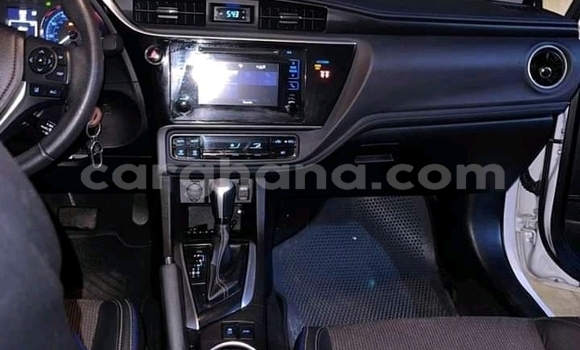 Ra Àlòkù Toyota Corolla funfun Ọkọ̀ in Accra ni Greater Accra Ra Àlòkù Toyota Corolla funfun Ọkọ̀ in Accra ni Greater Accra