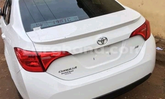 Ra Àlòkù Toyota Corolla funfun Ọkọ̀ in Accra ni Greater Accra Ra Àlòkù Toyota Corolla funfun Ọkọ̀ in Accra ni Greater Accra