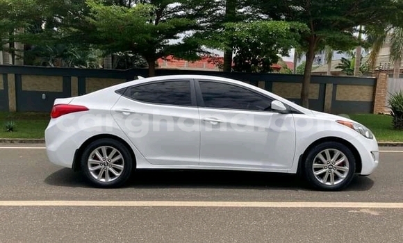 Ra Àlòkù Hyundai Elantra funfun Ọkọ̀ in Accra ni Greater Accra