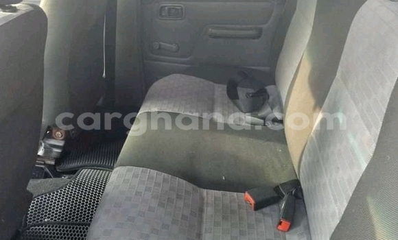 Sayi Na hannu Nissan Hardbody White Mota in Kumasi a Ashanti Sayi Na hannu Nissan Hardbody White Mota in Kumasi a Ashanti