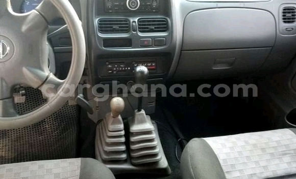 Sayi Na hannu Nissan Hardbody White Mota in Kumasi a Ashanti Sayi Na hannu Nissan Hardbody White Mota in Kumasi a Ashanti