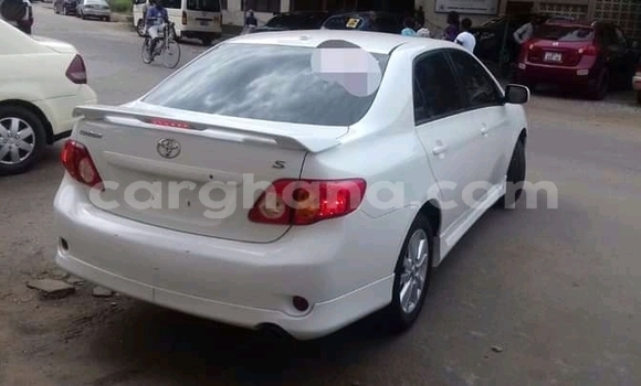 Sayi Na hannu Toyota Corolla White Mota in Kumasi a Ashanti Sayi Na hannu Toyota Corolla White Mota in Kumasi a Ashanti