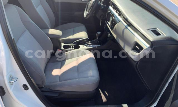 Sayi Na hannu Toyota Corolla White Mota in Tema a Greater Accra Sayi Na hannu Toyota Corolla White Mota in Tema a Greater Accra
