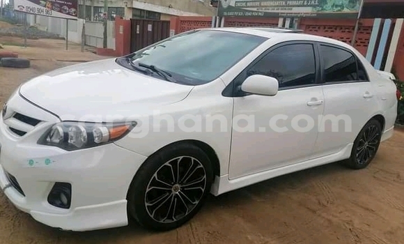 Ra Àlòkù Toyota Corolla funfun Ọkọ̀ in Accra ni Greater Accra Ra Àlòkù Toyota Corolla funfun Ọkọ̀ in Accra ni Greater Accra