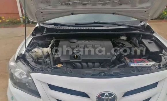Sayi Na hannu Toyota Corolla White Mota in Accra a Greater Accra Sayi Na hannu Toyota Corolla White Mota in Accra a Greater Accra