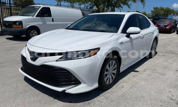 Sayi Na hannu Toyota Camry White Mota in Tema a Greater Accra Sayi Na hannu Toyota Camry White Mota in Tema a Greater Accra