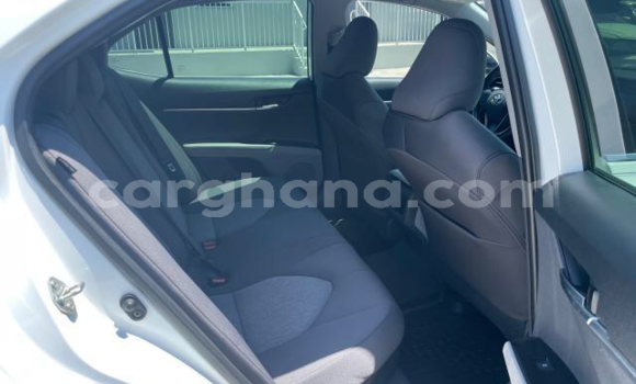 Sayi Na hannu Toyota Camry White Mota in Tema a Greater Accra Sayi Na hannu Toyota Camry White Mota in Tema a Greater Accra