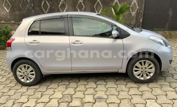 Sayi Na hannu Toyota Vitz Azurfa Mota in Accra a Greater Accra Sayi Na hannu Toyota Vitz Azurfa Mota in Accra a Greater Accra