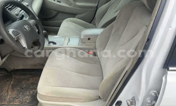 Sayi Na hannu Toyota Camry White Mota in Accra a Greater Accra Sayi Na hannu Toyota Camry White Mota in Accra a Greater Accra