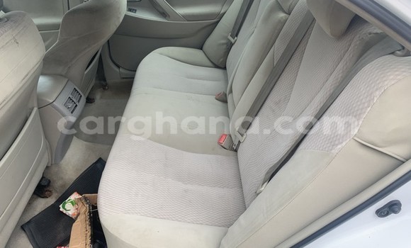 Sayi Na hannu Toyota Camry White Mota in Accra a Greater Accra Sayi Na hannu Toyota Camry White Mota in Accra a Greater Accra
