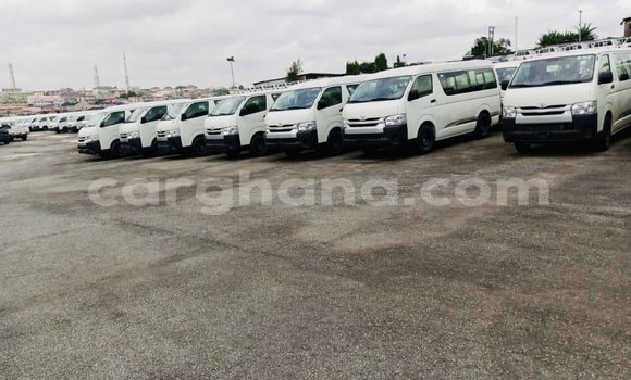 Ra Àlòkù Toyota Hiace funfun Ọkọ̀ in Accra ni Greater Accra Ra Àlòkù Toyota Hiace funfun Ọkọ̀ in Accra ni Greater Accra