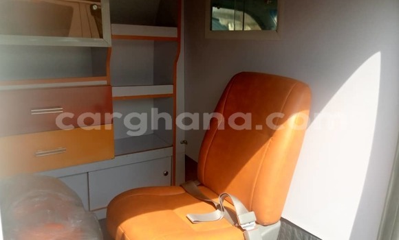 Ra Àlòkù Toyota Hiace Silver Ọkọ̀ in Accra ni Greater Accra Ra Àlòkù Toyota Hiace Silver Ọkọ̀ in Accra ni Greater Accra