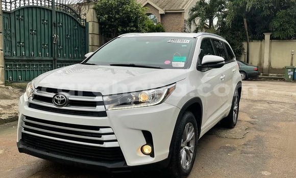 Buy Used Toyota Highlander White Car in Accra in Greater Accra