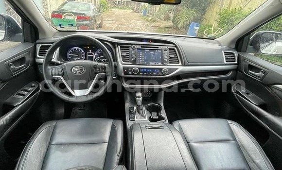 Buy Used Toyota Highlander White Car in Accra in Greater Accra Buy Used Toyota Highlander White Car in Accra in Greater Accra