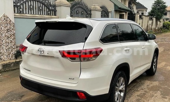 Buy Used Toyota Highlander White Car in Accra in Greater Accra Buy Used Toyota Highlander White Car in Accra in Greater Accra